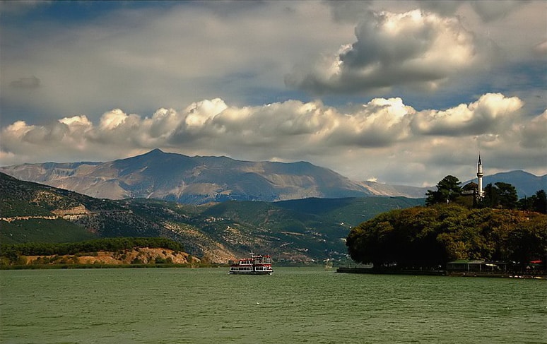 ioannina, By TasosPapan (Own work) [CC-BY-SA-3.0 (http://creativecommons.org/licenses/by-sa/3.0)], via Wikimedia Commons