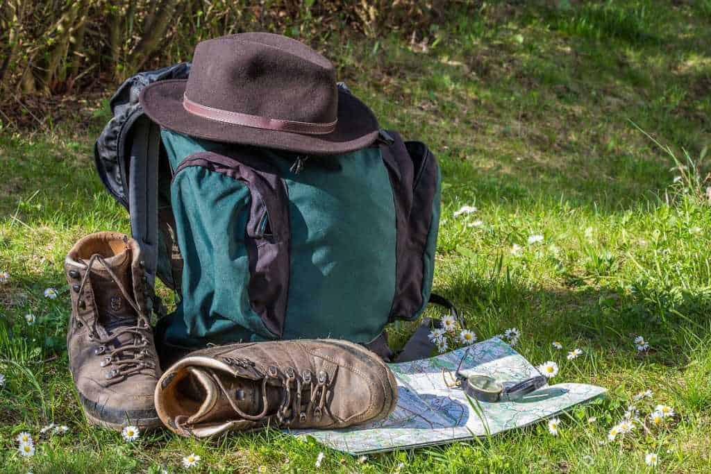 how-to-pack-light-on-a-long-hike-mindful-travel-experiences