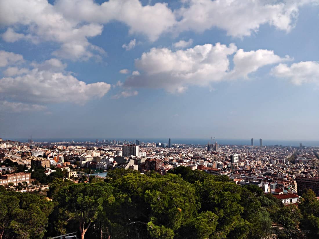 Gaudi ark Guell Barcelona - Fairyland of Gaudi