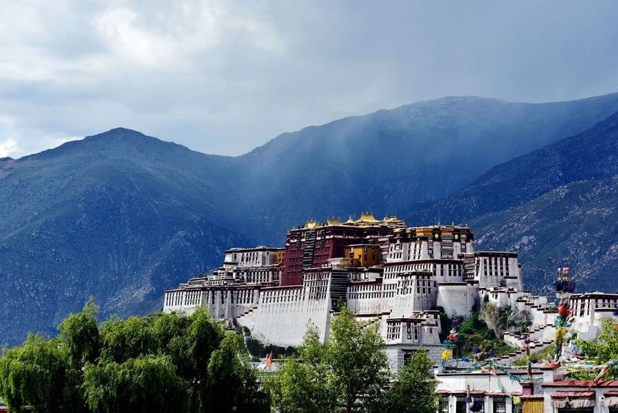 What You Need to Know for A Tibet Nepal Tour