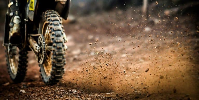 5 Best Tips On How to Ride a Dirt Bike Like a Pro